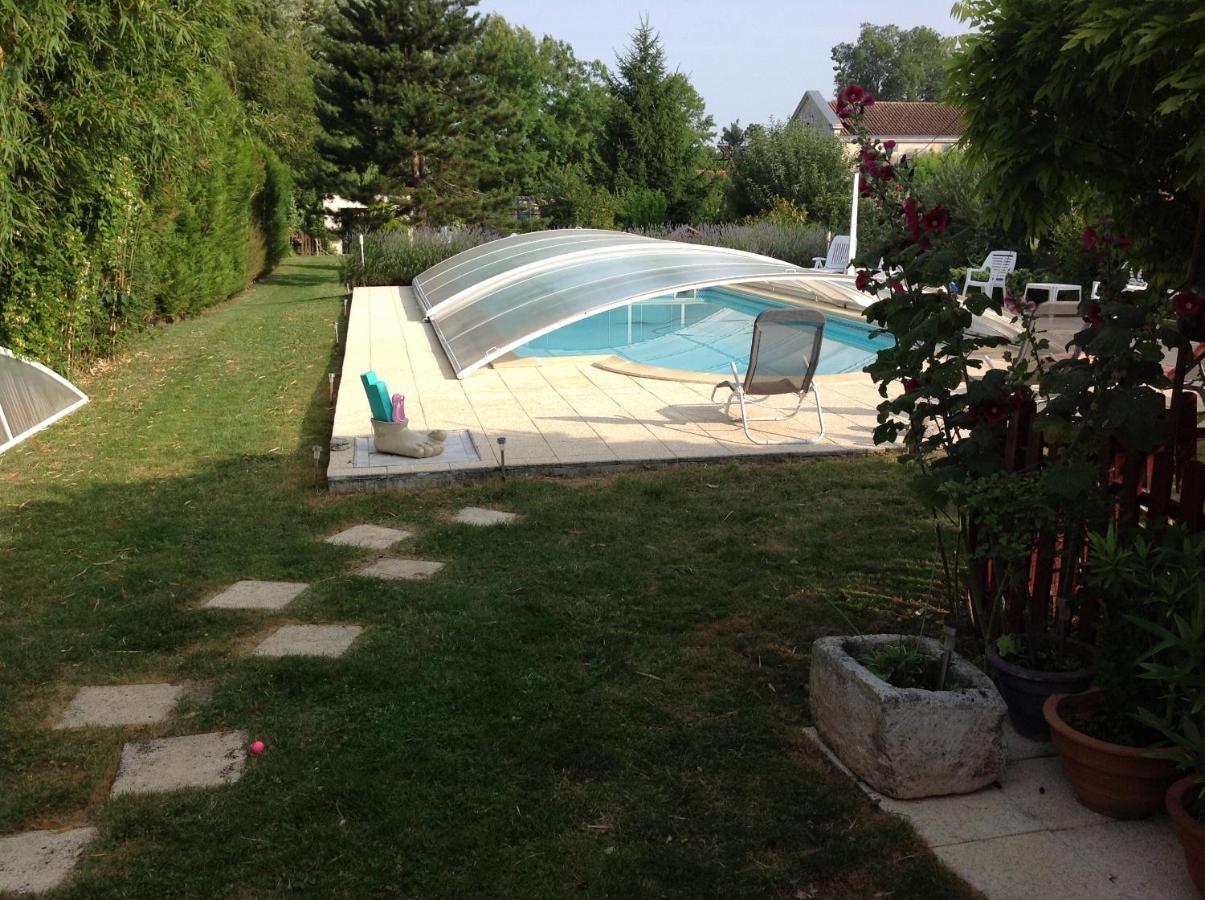 Studio Avec Piscine Privee Jardin Clos Et Wifi A Saint Jean D'Angely Eksteriør bilde